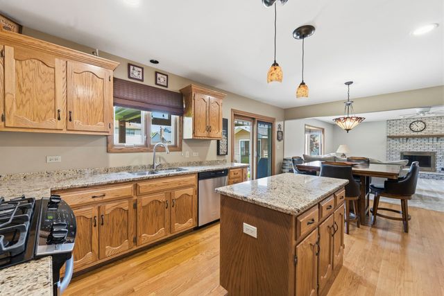 7630 Prestwick Drive, Tinley Park, IL 60477