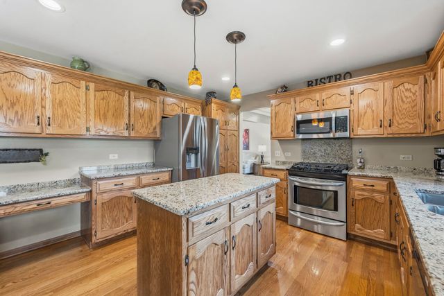 7630 Prestwick Drive, Tinley Park, IL 60477