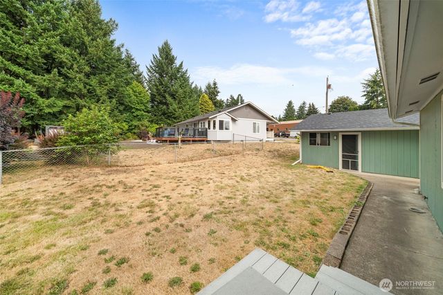15807 Lawrence Place SE, Yelm, WA 98597