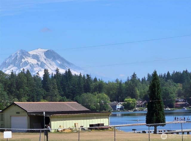 15807 Lawrence Place SE, Yelm, WA 98597