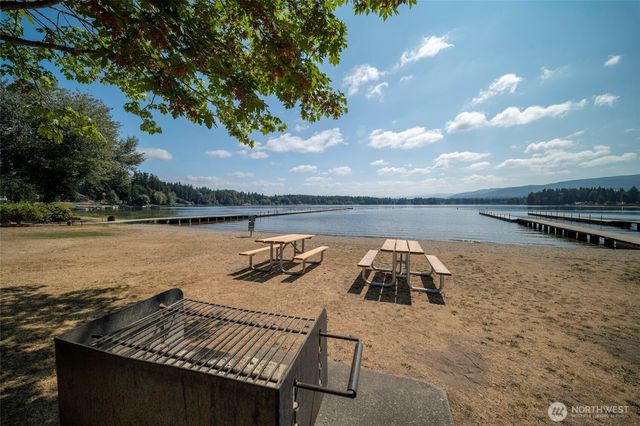 15807 Lawrence Place SE, Yelm, WA 98597