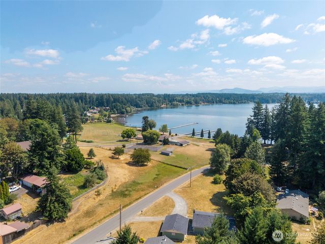 15807 Lawrence Place SE, Yelm, WA 98597