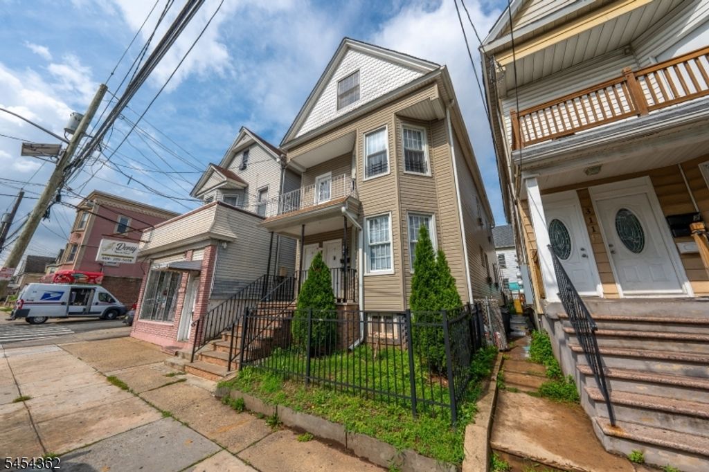313 Washington Ave, Elizabeth City, NJ 07202 — exterior