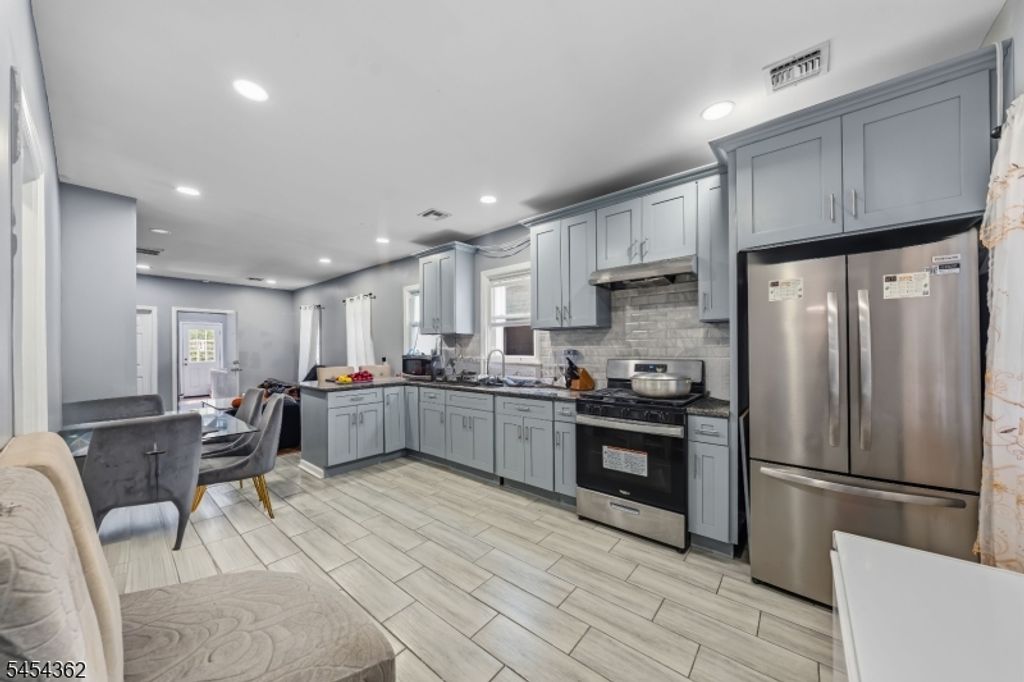 313 Washington Ave, Elizabeth City, NJ 07202 — photo 5
