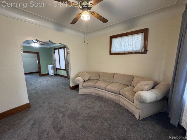 3841 Caniff Street, Hamtramck, MI 48212