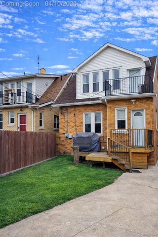 3841 Caniff Street, Hamtramck, MI 48212