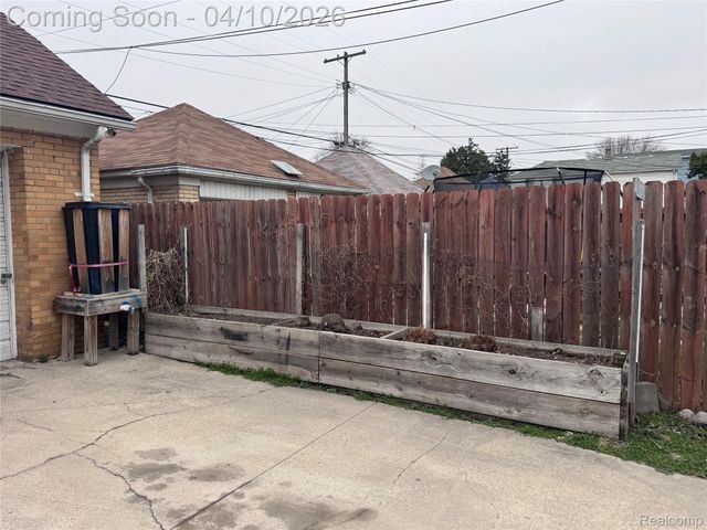3841 Caniff Street, Hamtramck, MI 48212