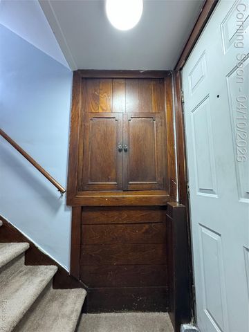 3841 Caniff Street, Hamtramck, MI 48212