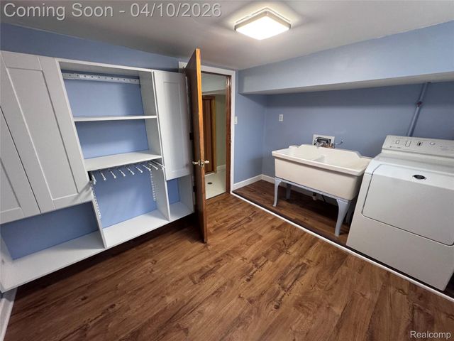 3841 Caniff Street, Hamtramck, MI 48212