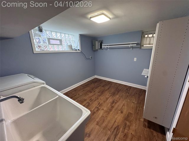 3841 Caniff Street, Hamtramck, MI 48212