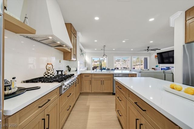 2446 Hardin Ridge Drive, Henderson, NV 89052