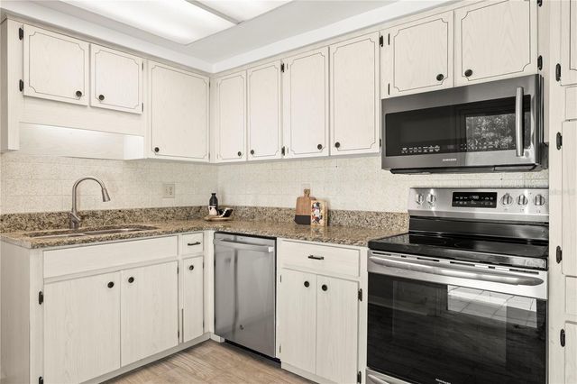5041 BAY BOULEVARD, Port Richey, FL 34668