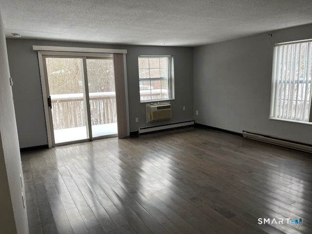 60 Heather Ridge 60, Shelton, CT 06484