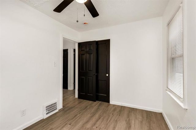 19170 Saint Marys Street, Detroit, MI 48235