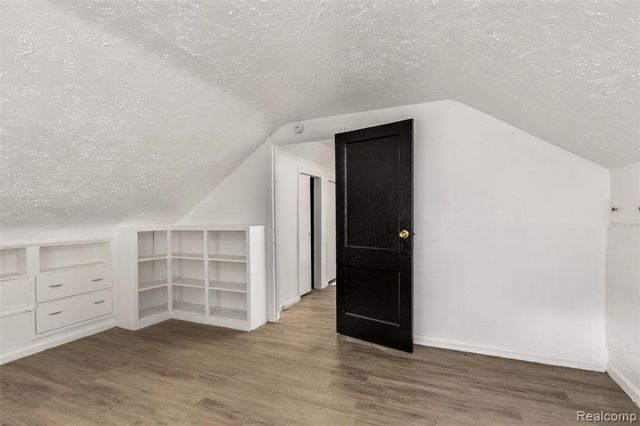 19170 Saint Marys Street, Detroit, MI 48235