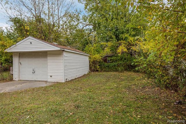 19170 Saint Marys Street, Detroit, MI 48235