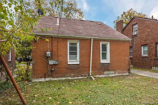 19170 Saint Marys Street, Detroit, MI 48235