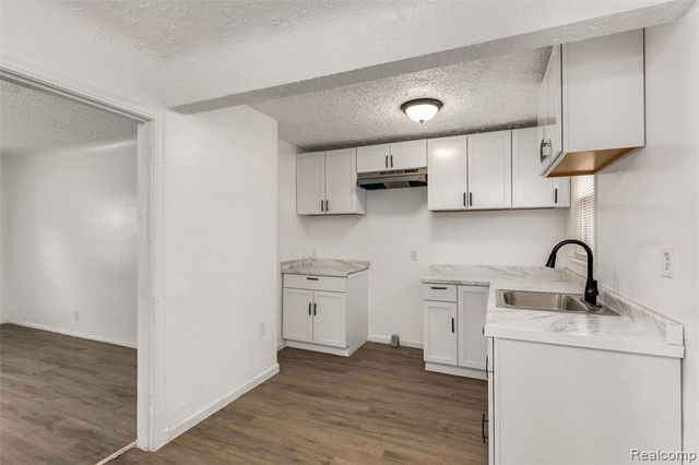 19170 Saint Marys Street, Detroit, MI 48235