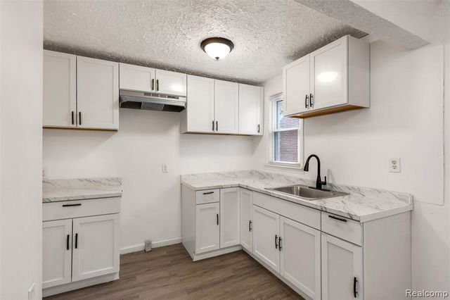 19170 Saint Marys Street, Detroit, MI 48235