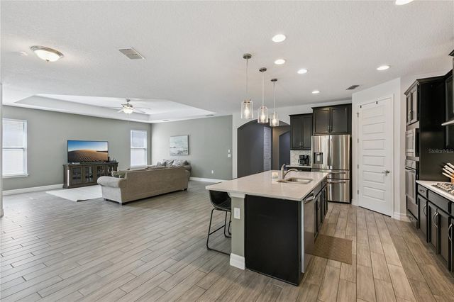 1096 WOOD DALE CIRCLE, Oviedo, FL 32765