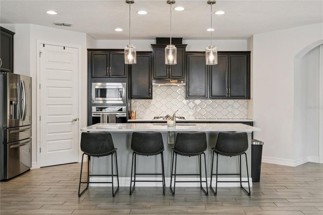 1096 WOOD DALE CIRCLE, Oviedo, FL 32765