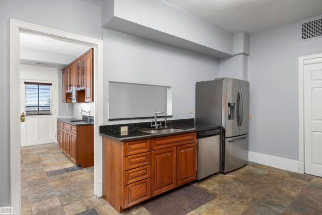 2900 E Jefferson Avenue, Detroit, MI 48207