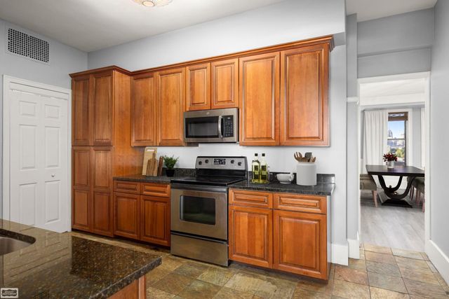 2900 E Jefferson Avenue, Detroit, MI 48207