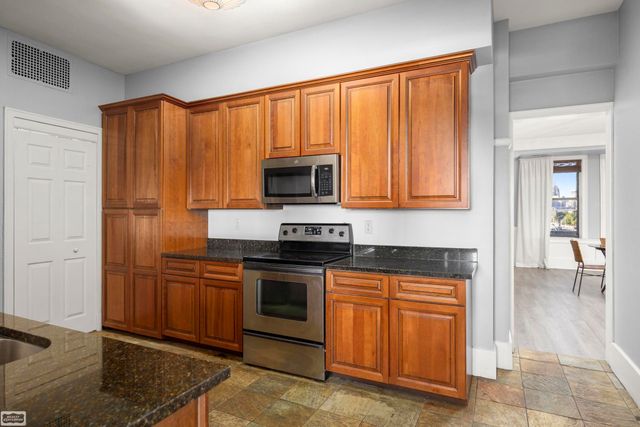 2900 E Jefferson Avenue, Detroit, MI 48207