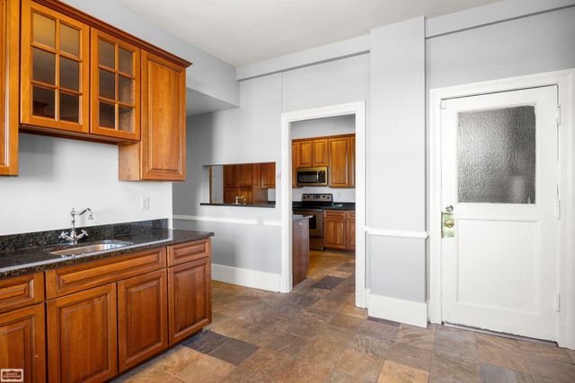 2900 E Jefferson Avenue, Detroit, MI 48207