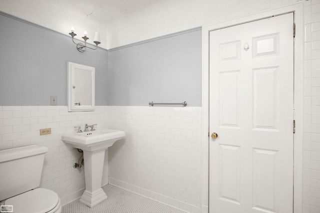 2900 E Jefferson Avenue, Detroit, MI 48207