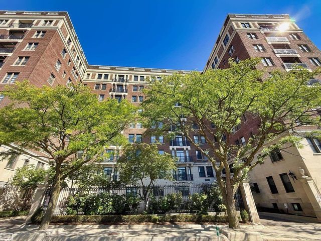 2900 E Jefferson Avenue, Detroit, MI 48207