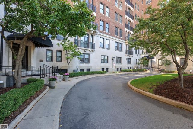 2900 E Jefferson Avenue, Detroit, MI 48207