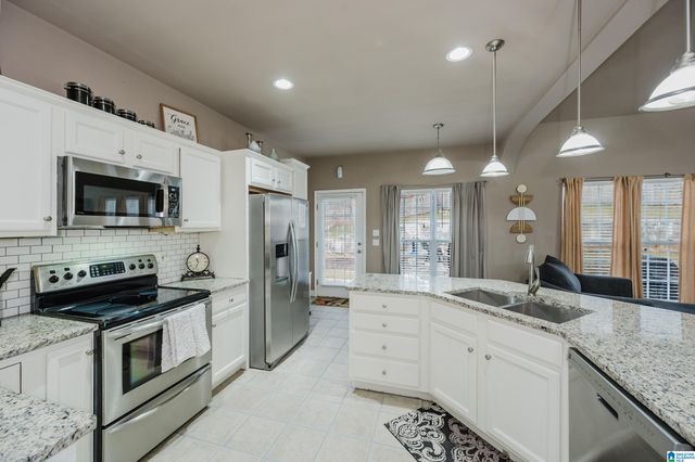 2746 CROSSVINE DRIVE, Helena, AL 35022