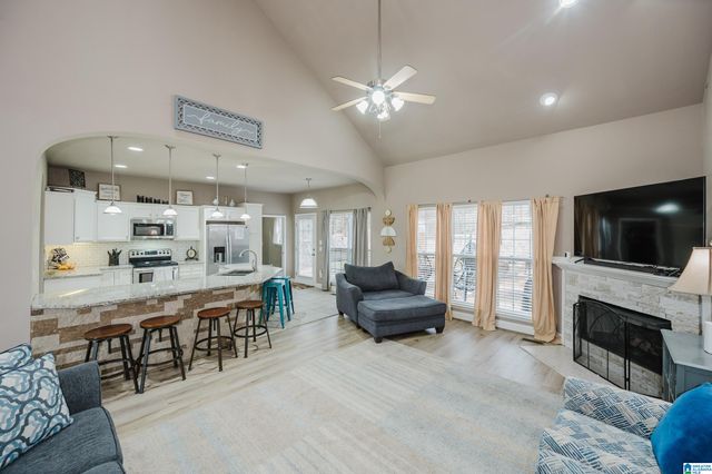 2746 CROSSVINE DRIVE, Helena, AL 35022