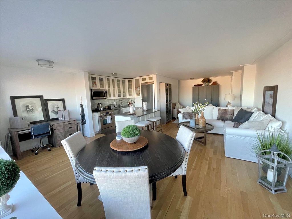 372 Central Park West 20K, New York (manhattan), NY 10025 — exterior