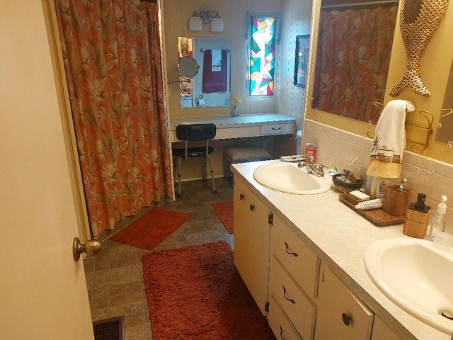 184 INDEPENDENCE AVENUE 8, Palm Harbor, FL 34684