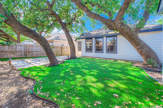 10122 Divine Breeze, San Antonio, TX 78251