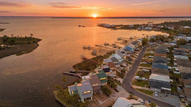 1233 Capri Drive, Panama City, FL 32405