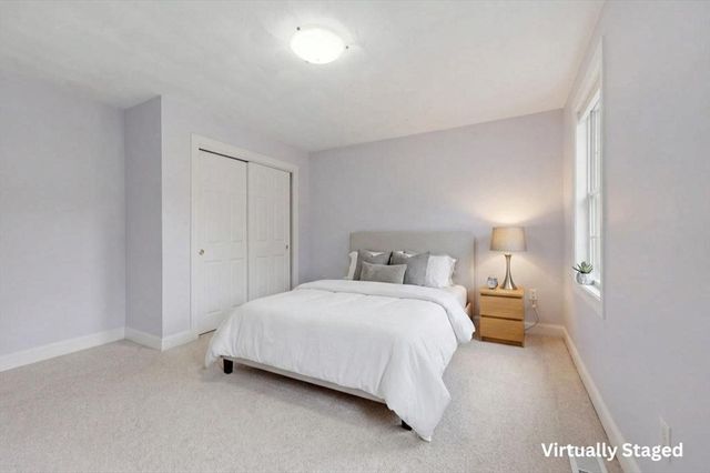 21 Olde Taverne Ln, Amesbury, MA 01913
