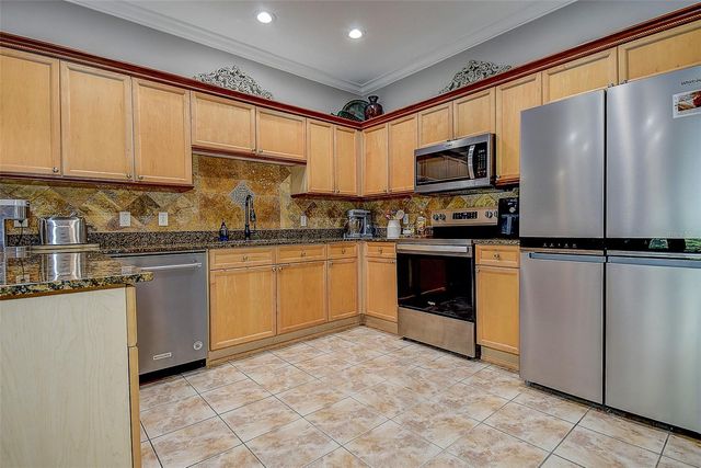 256 VALENCIA CIRCLE, St Petersburg, FL 33716