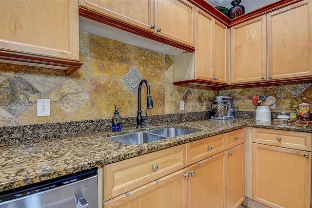 256 VALENCIA CIRCLE, St Petersburg, FL 33716