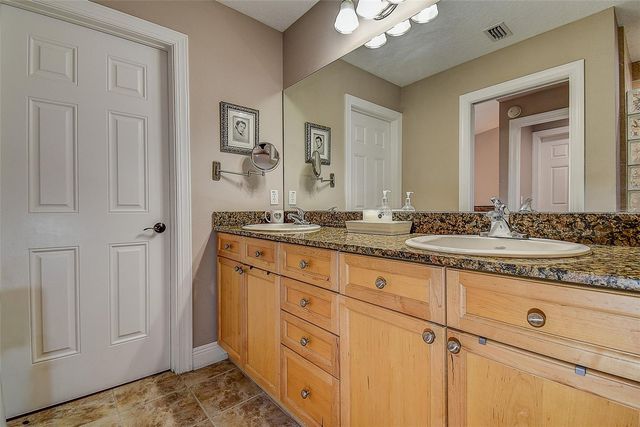 256 VALENCIA CIRCLE, St Petersburg, FL 33716