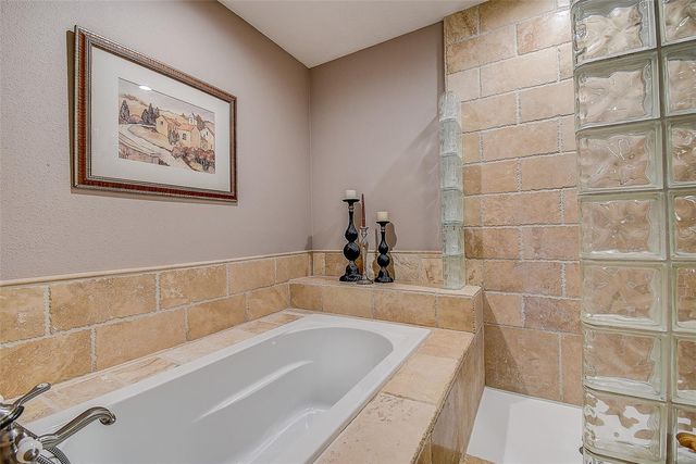 256 VALENCIA CIRCLE, St Petersburg, FL 33716