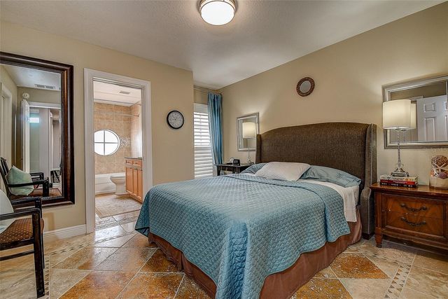 256 VALENCIA CIRCLE, St Petersburg, FL 33716