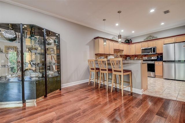256 VALENCIA CIRCLE, St Petersburg, FL 33716