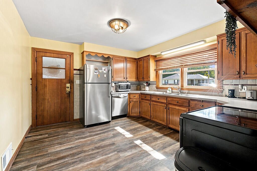28 Arkwright Avenue, Lewiston, ME 04240 — photo 5
