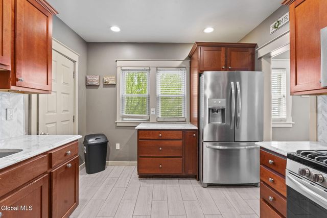 27 Long Avenue, Rotterdam, NY 12304