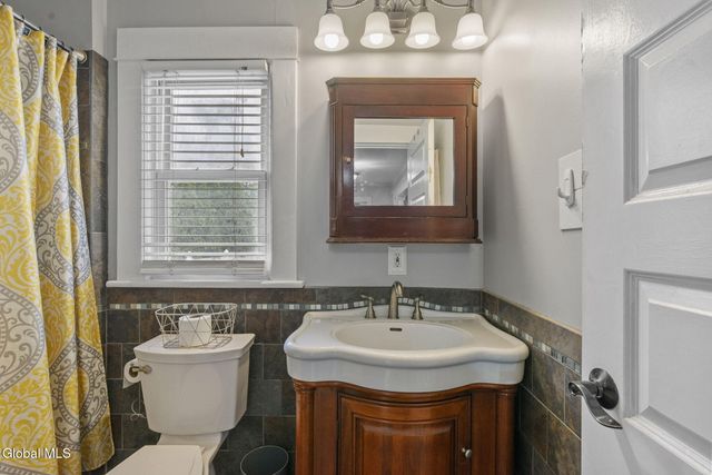 27 Long Avenue, Rotterdam, NY 12304