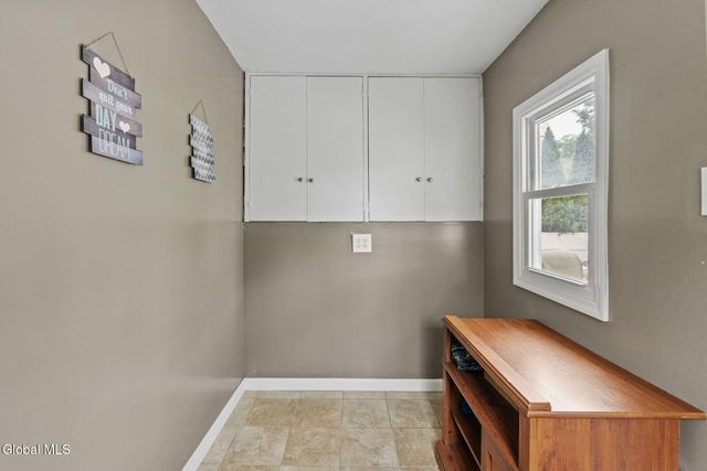 27 Long Avenue, Rotterdam, NY 12304