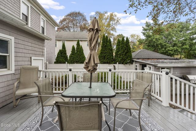 27 Long Avenue, Rotterdam, NY 12304